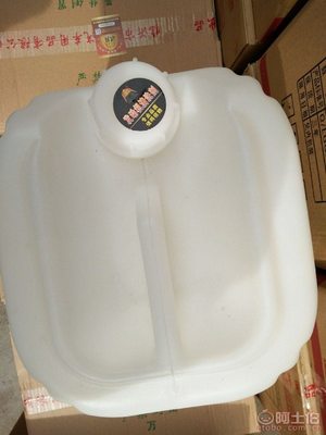 高效清潔，專(zhuān)業(yè)養(yǎng)護(hù)——金達(dá)隆20KG大桶發(fā)動(dòng)機(jī)清潔劑